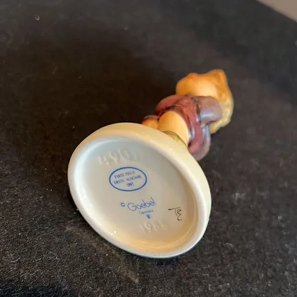 Goebel Hummel 490 "Carefree" First Issue - TMK7 - Picture 5 of 5